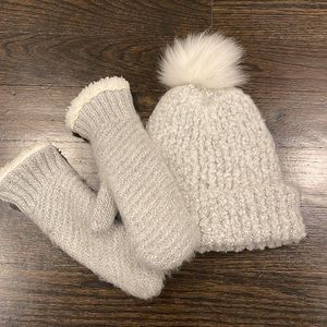 ALDO Hat and Glove Mitten Set